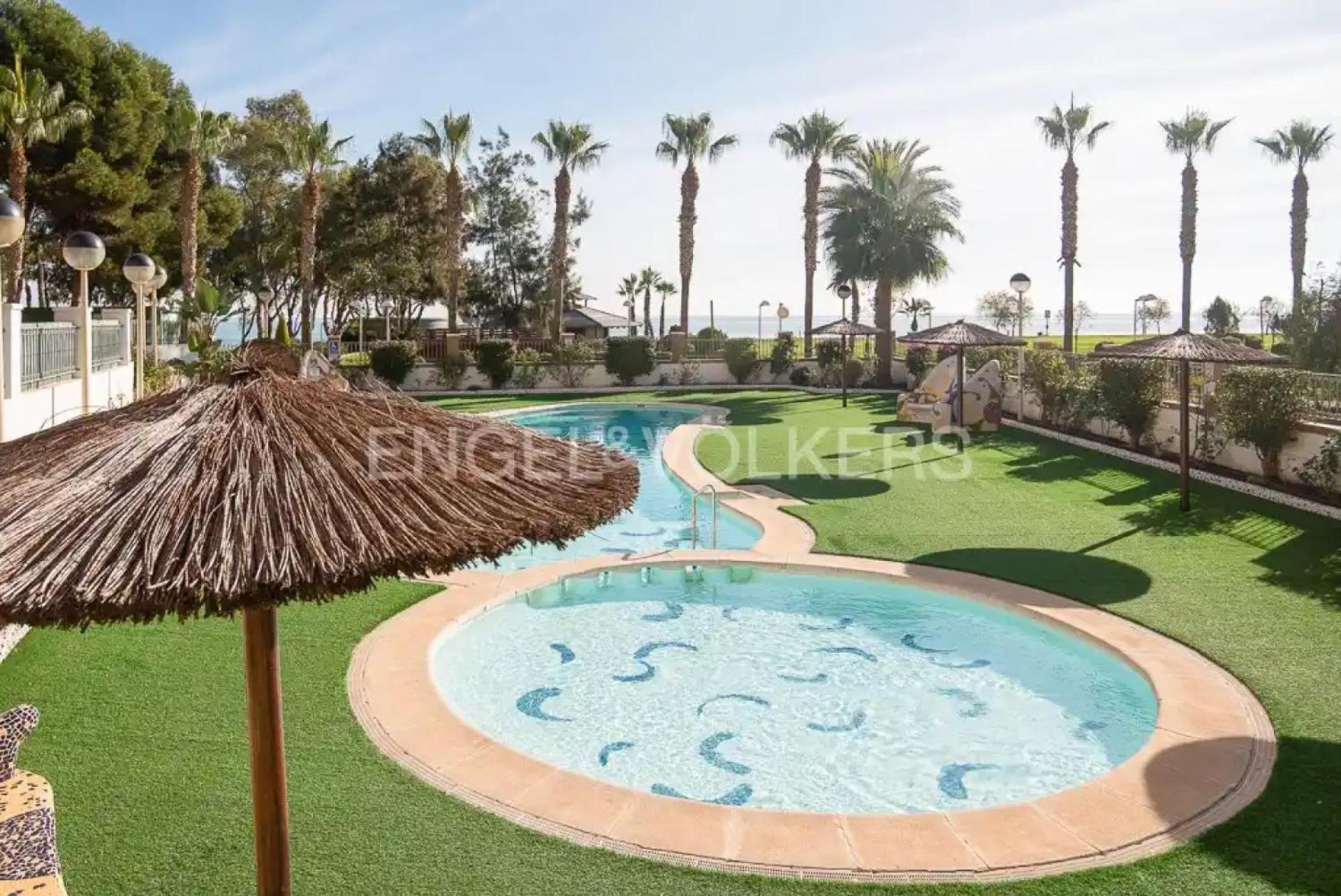 Apartamentos Be Suites Primera Linea Оропеса дел Мар Екстериор снимка